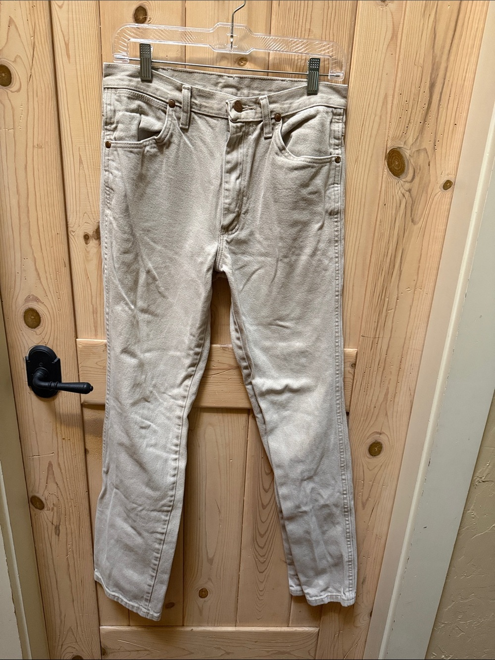Wrangler Men's Light Cream Straight Fit Chinos